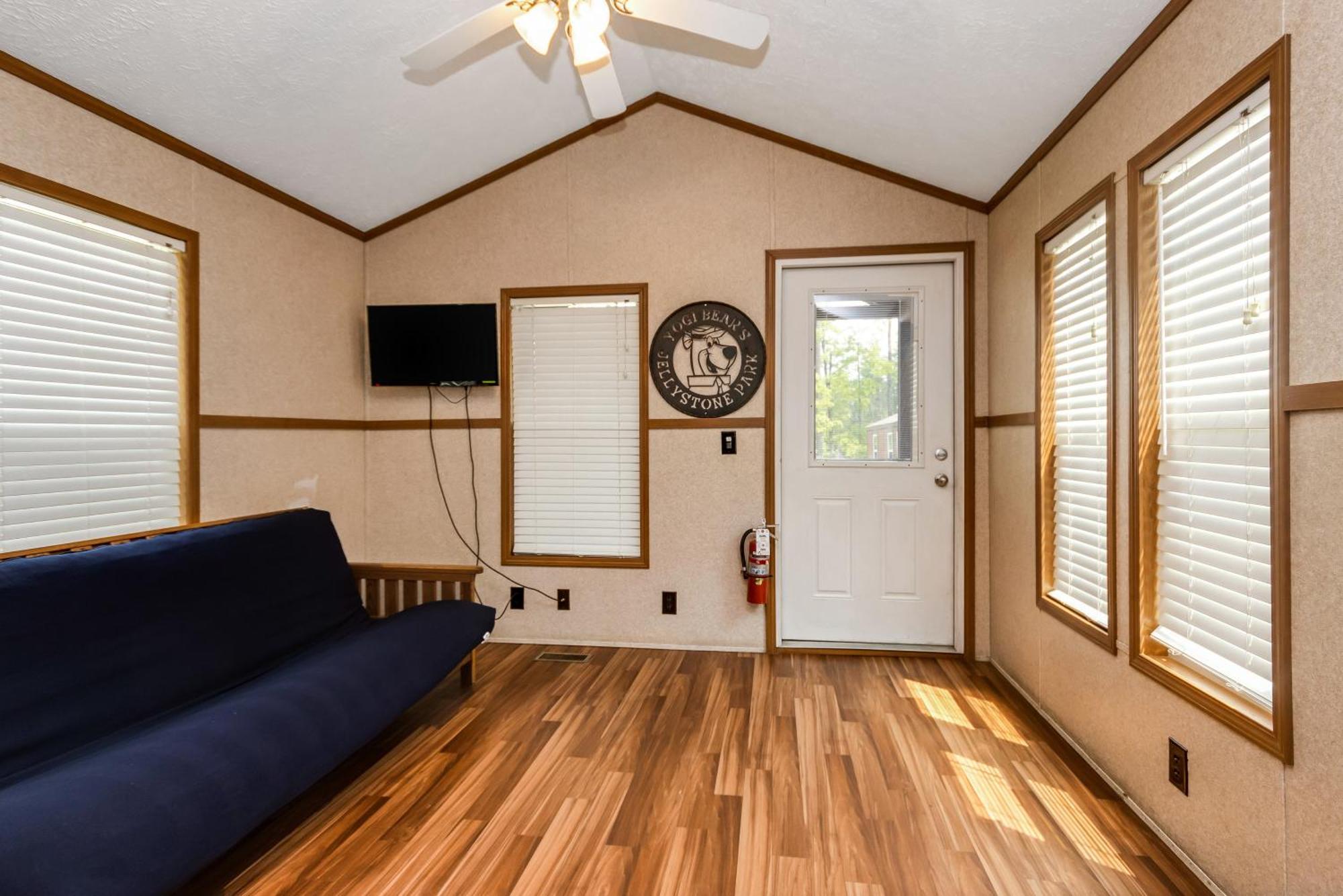 Villa Jellystone Park Birchwood Acres à Greenfield Park Extérieur photo